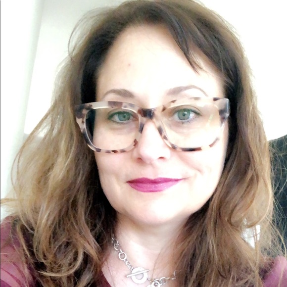 Meet your Posher, Dorraine - Picture 2 of 2